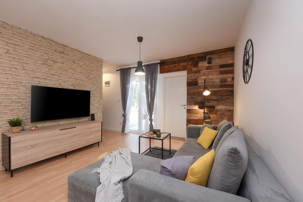 L&R Luxury Apartment- Free Parking زادار المظهر الخارجي الصورة