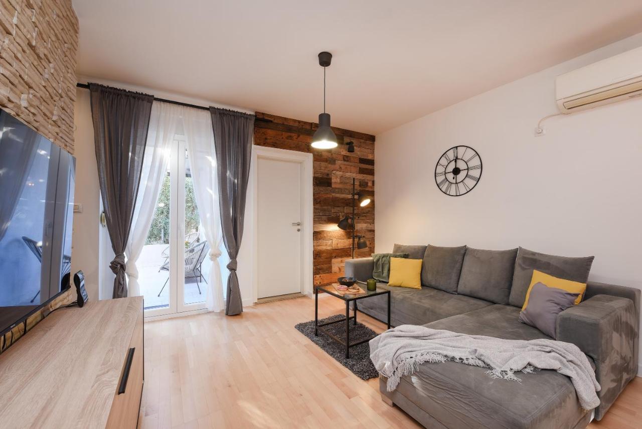 L&R Luxury Apartment- Free Parking زادار المظهر الخارجي الصورة