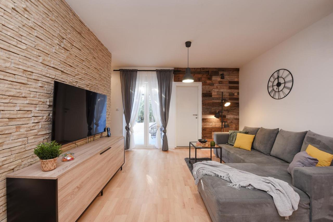 L&R Luxury Apartment- Free Parking زادار المظهر الخارجي الصورة