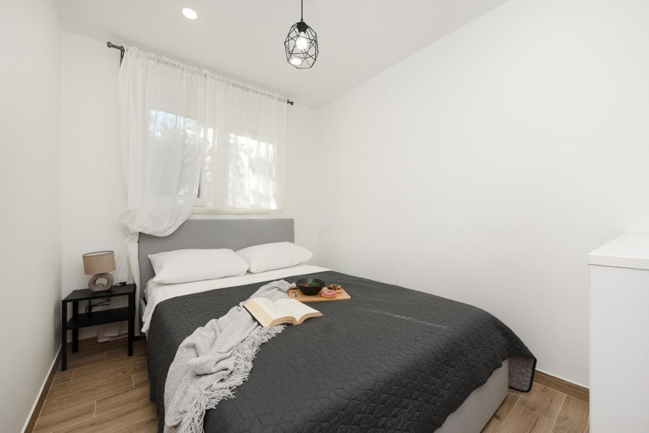 L&R Luxury Apartment- Free Parking زادار المظهر الخارجي الصورة