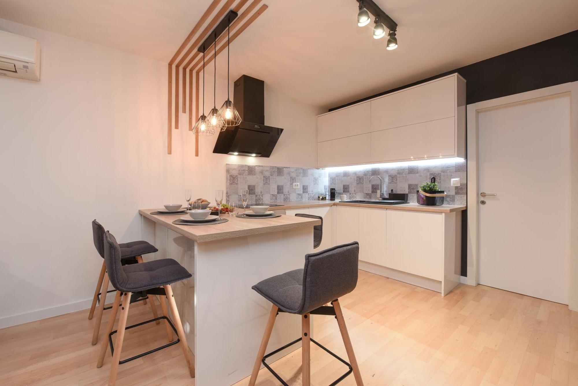 L&R Luxury Apartment- Free Parking زادار المظهر الخارجي الصورة